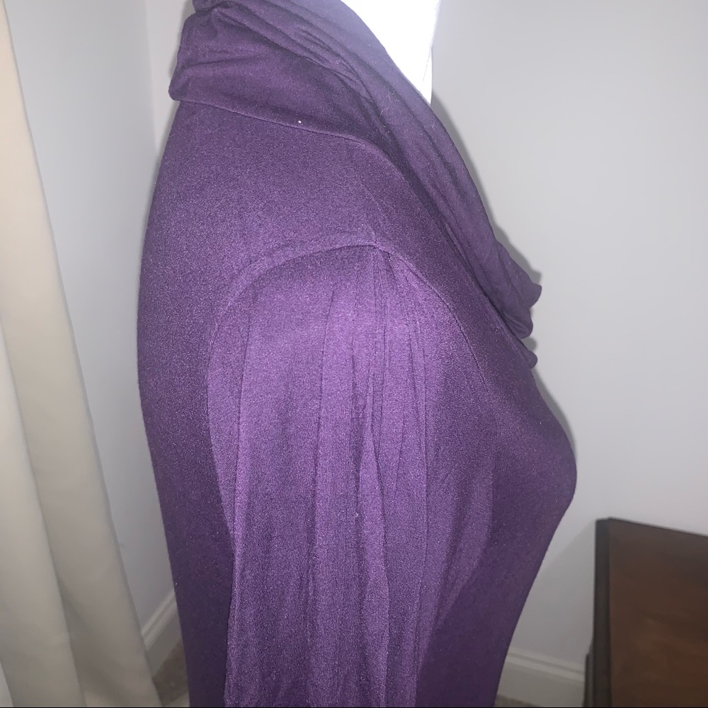Banana Republic cowl neck top. Size S - Picture 7 of 9
